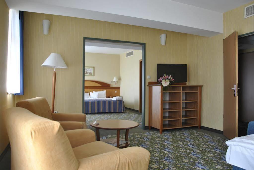 Vitalmed Hotel Sárvár Екстериор снимка